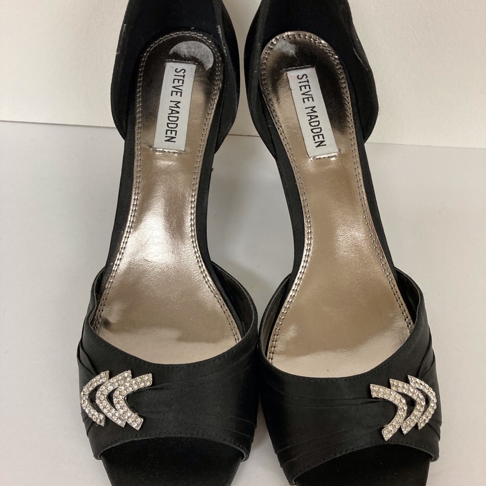 New Steve Madden ladies satin and rhinestone party or prom shoes NWOT